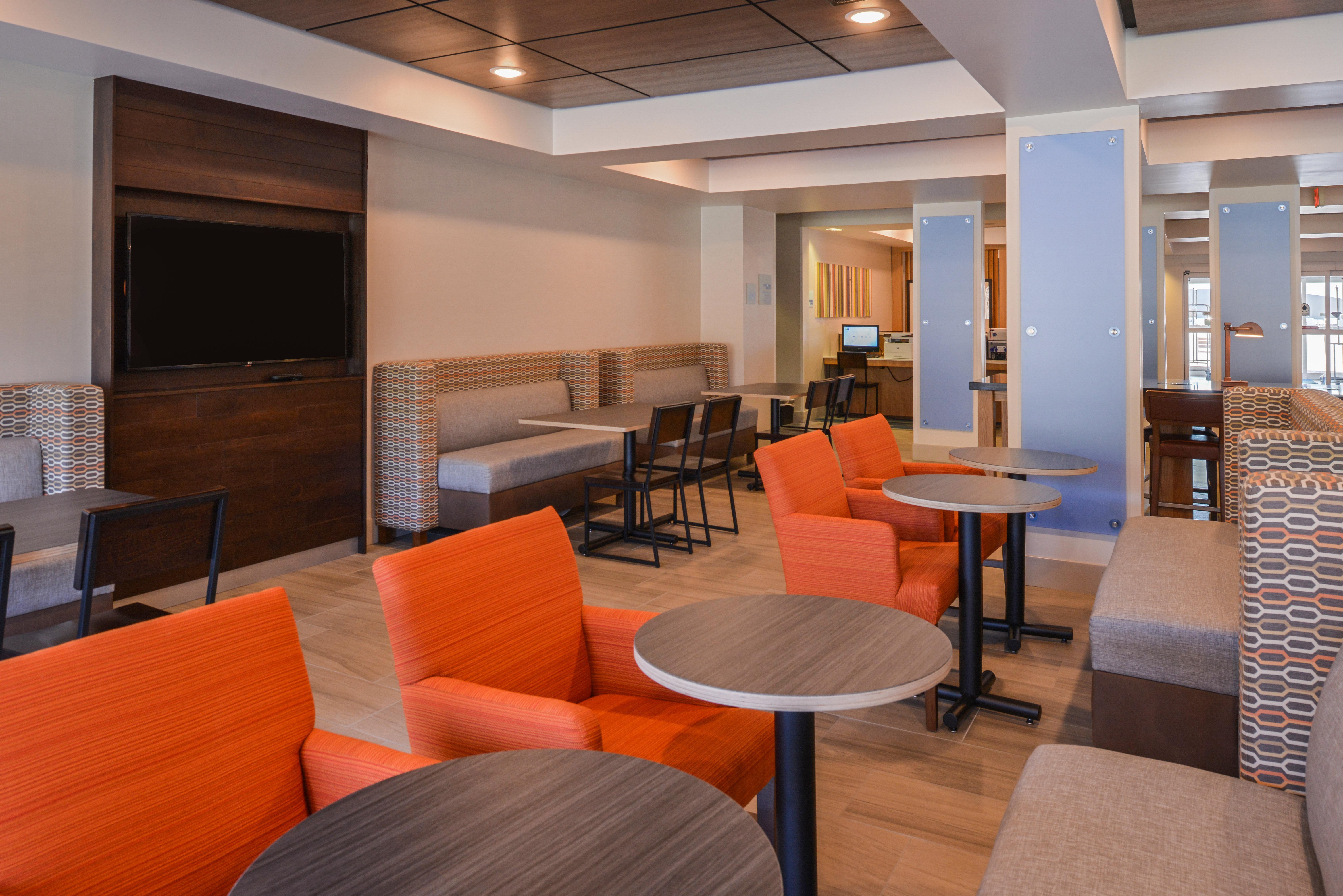 Holiday Inn Express Hotel & Suites Urbana-Champaign-U Of I Area By Ihg Ngoại thất bức ảnh