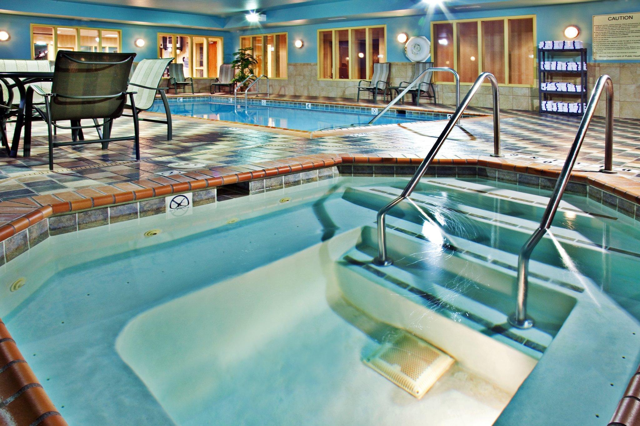 Holiday Inn Express Hotel & Suites Urbana-Champaign-U Of I Area By Ihg Ngoại thất bức ảnh