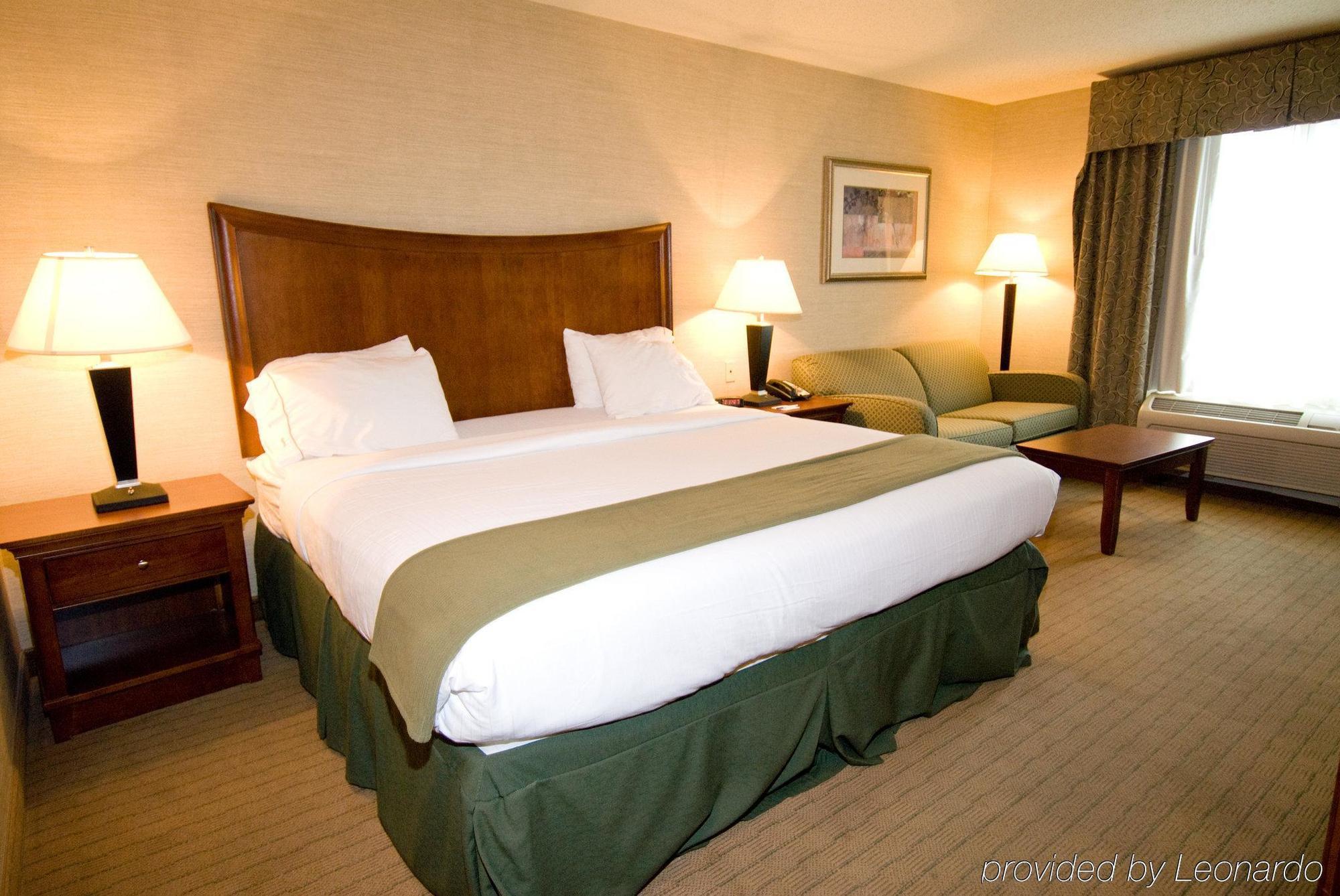 Holiday Inn Express Hotel & Suites Urbana-Champaign-U Of I Area By Ihg Ngoại thất bức ảnh