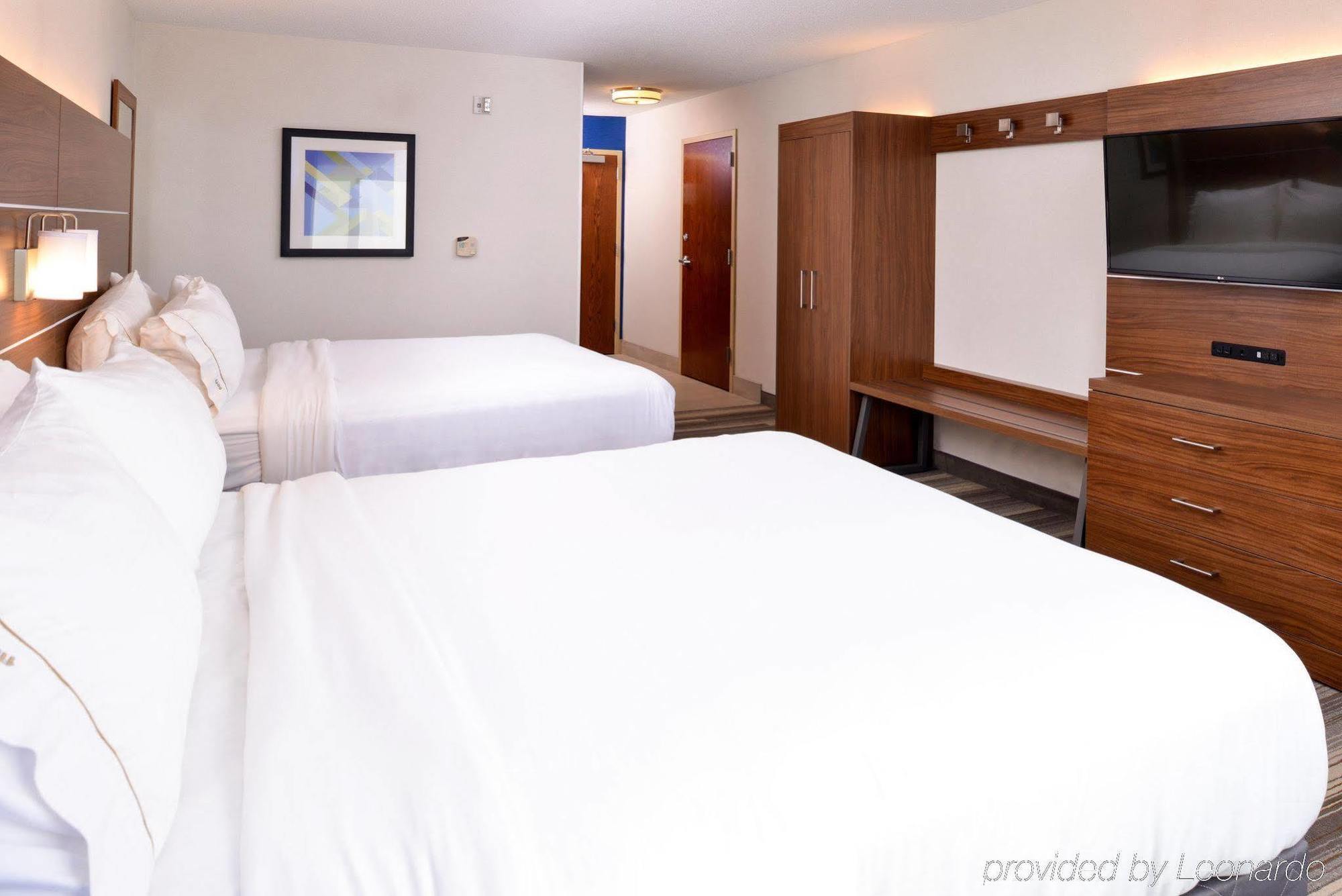 Holiday Inn Express Hotel & Suites Urbana-Champaign-U Of I Area By Ihg Ngoại thất bức ảnh