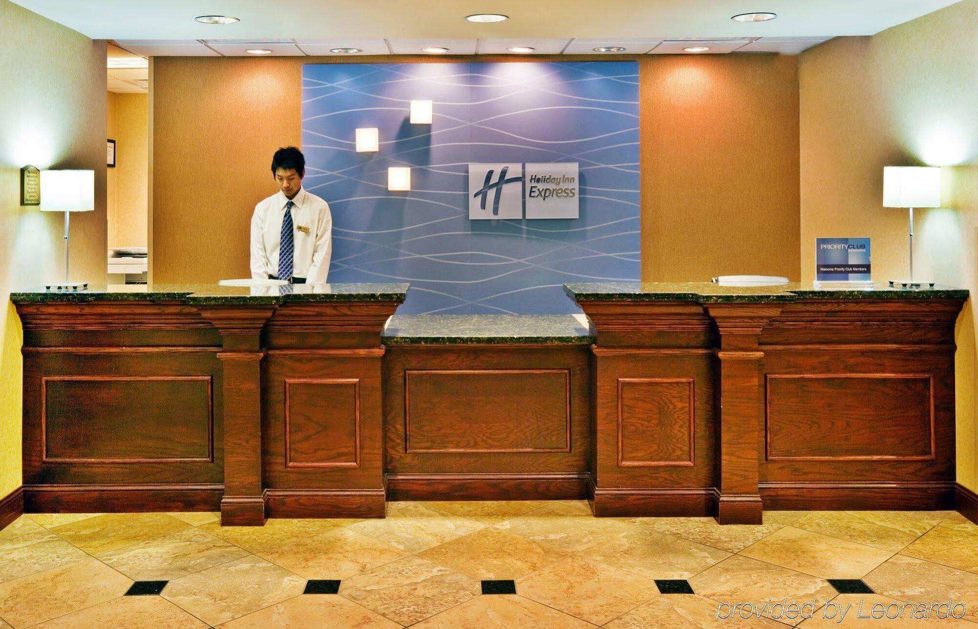 Holiday Inn Express Hotel & Suites Urbana-Champaign-U Of I Area By Ihg Ngoại thất bức ảnh