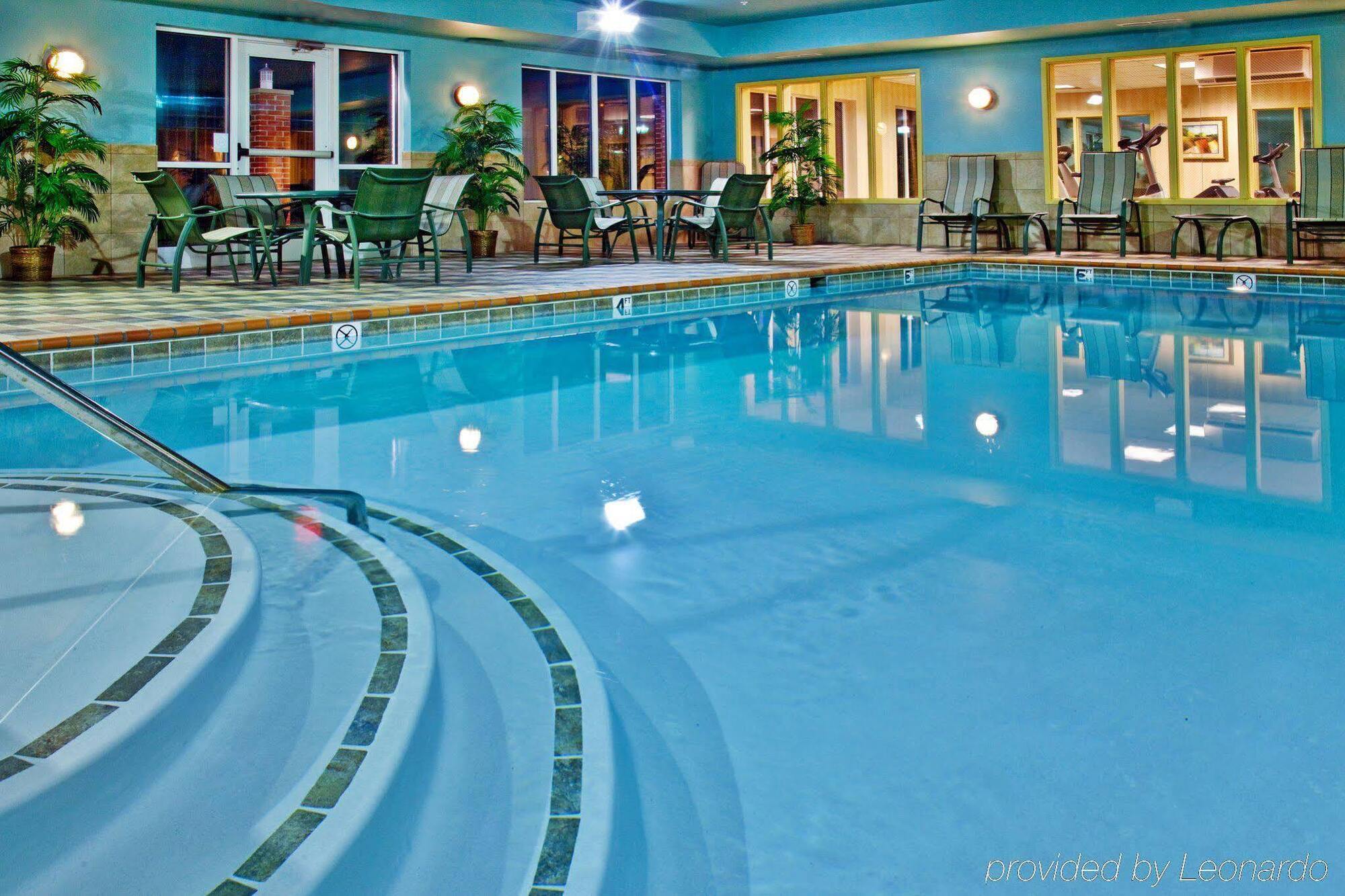 Holiday Inn Express Hotel & Suites Urbana-Champaign-U Of I Area By Ihg Ngoại thất bức ảnh