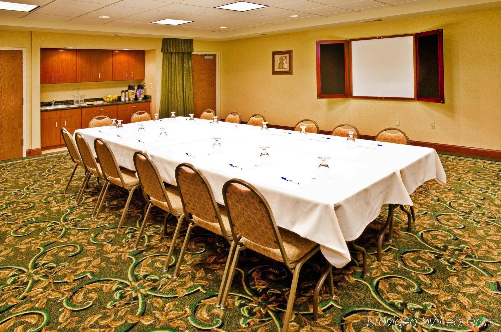 Holiday Inn Express Hotel & Suites Urbana-Champaign-U Of I Area By Ihg Ngoại thất bức ảnh