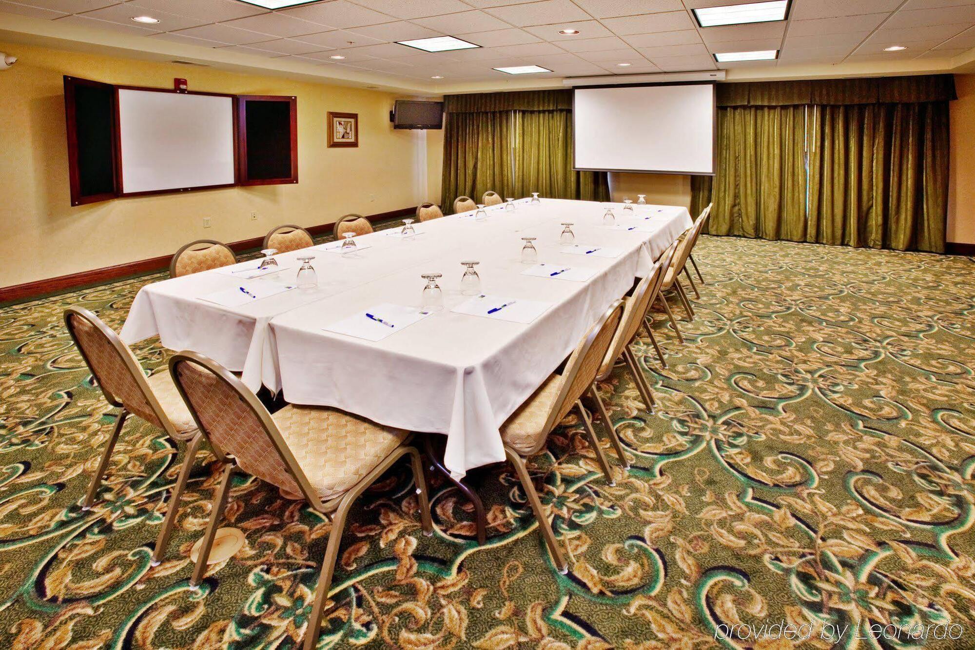 Holiday Inn Express Hotel & Suites Urbana-Champaign-U Of I Area By Ihg Ngoại thất bức ảnh
